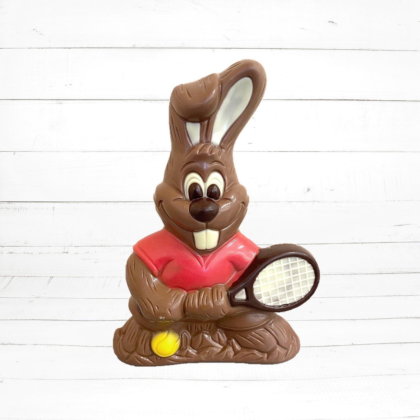 Osterhase "Tennisspieler", 220g / 20cm