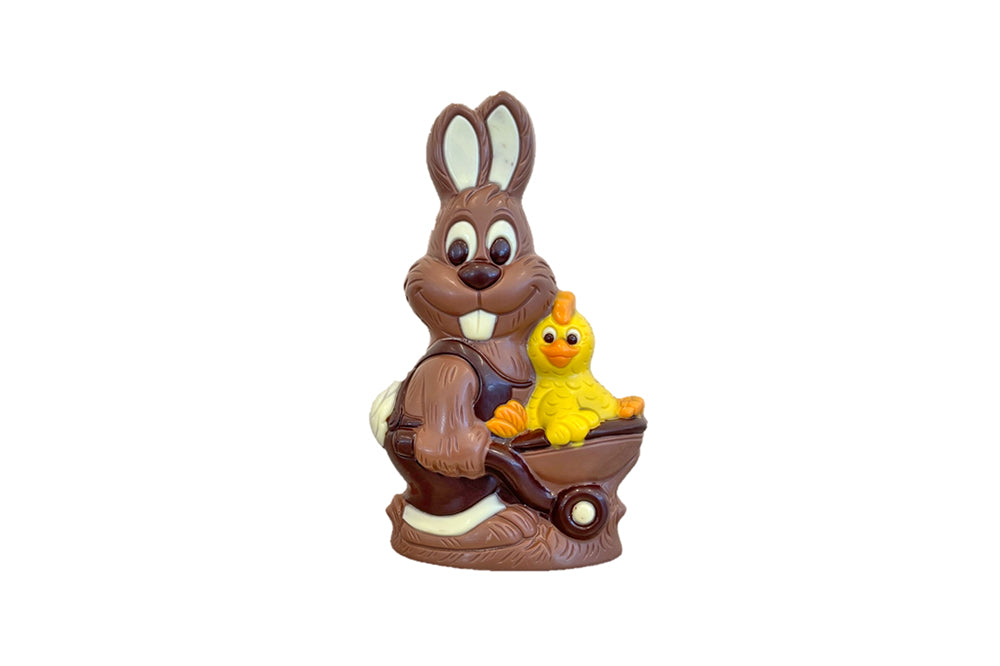 Osterhase mit Schubkarren geschminkt