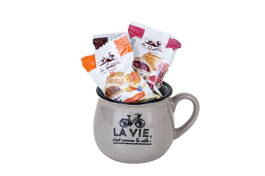 Tasse "La vie" mit 3 MINI Bündner Törtli assortiert